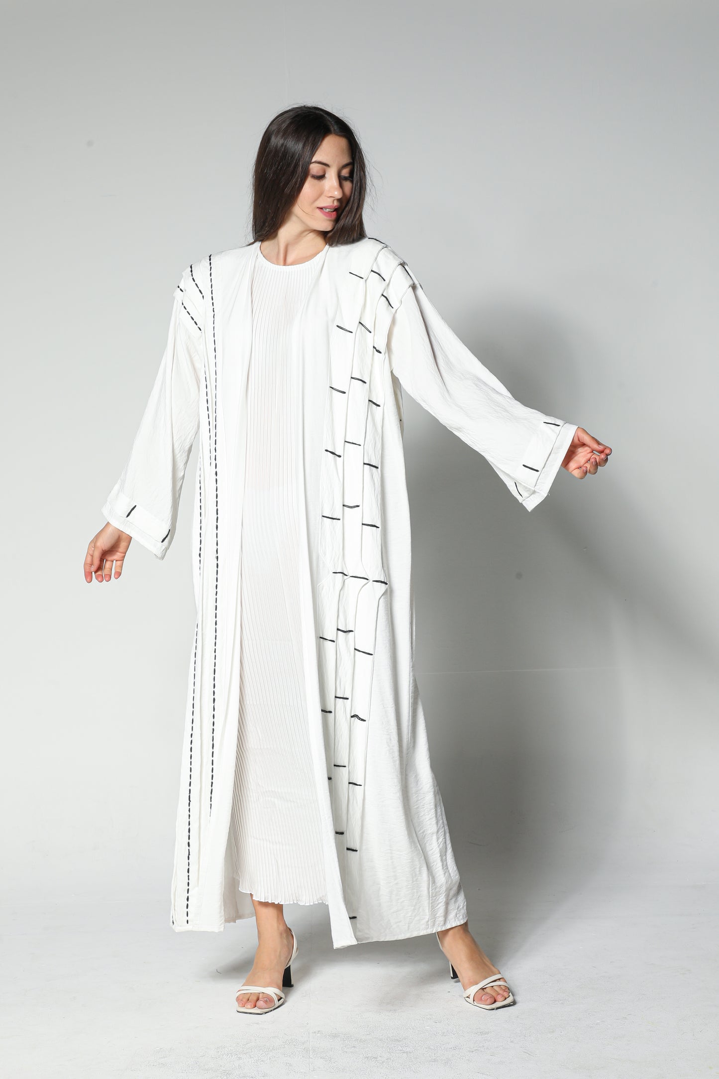 MOiSTREET Linen Abaya with Black Thread Work (7542280749283)