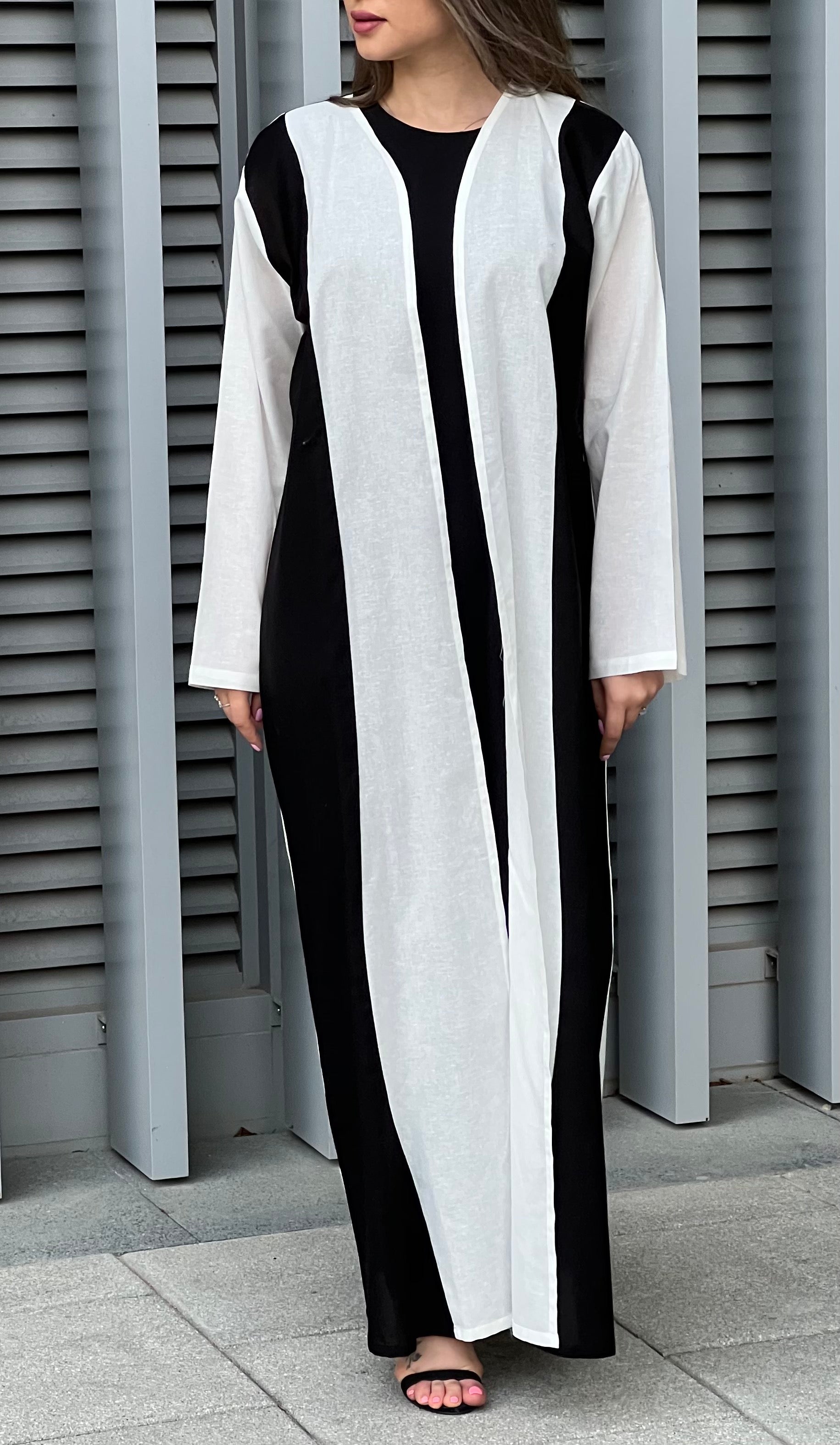 MOiSTREET Black & White Linen Abaya (7634686443747)