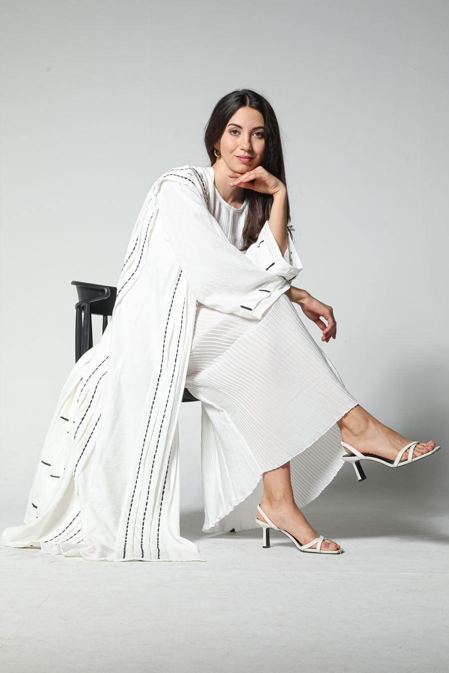 MOiSTREET Linen Abaya with Black Thread Work (7542280749283)