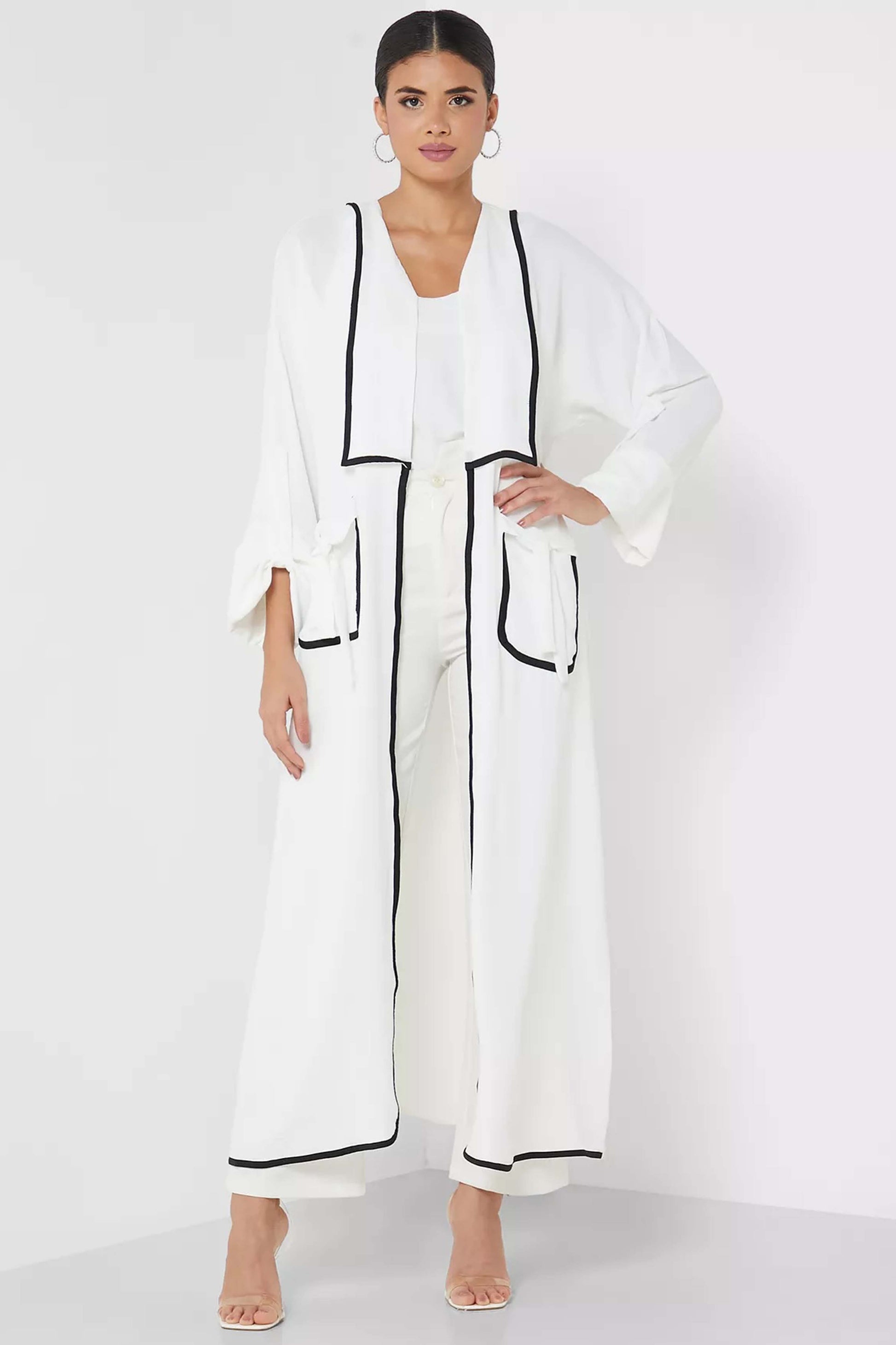 MOiSTREET White Pocket Detail Abaya (7922829590755)