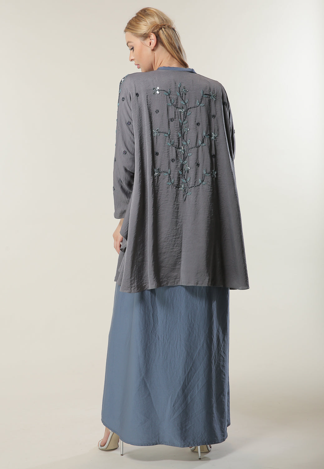 MOiSTREET  Colorblock Layered Abaya with Handwork (6701412843704) عباية رمادية