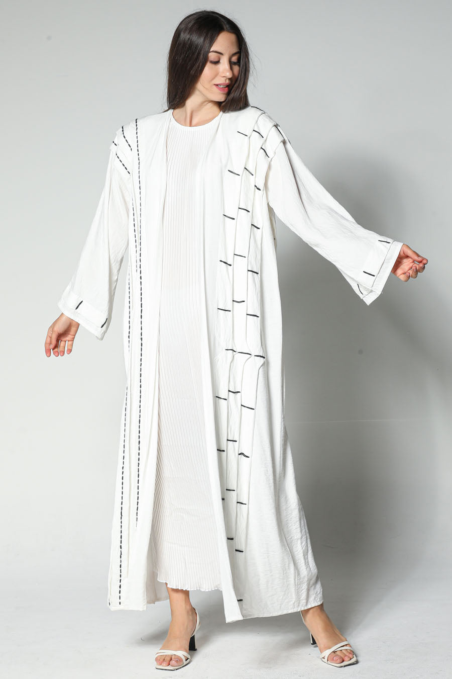 MOiSTREET Linen Abaya with Black Thread Work (7542280749283)