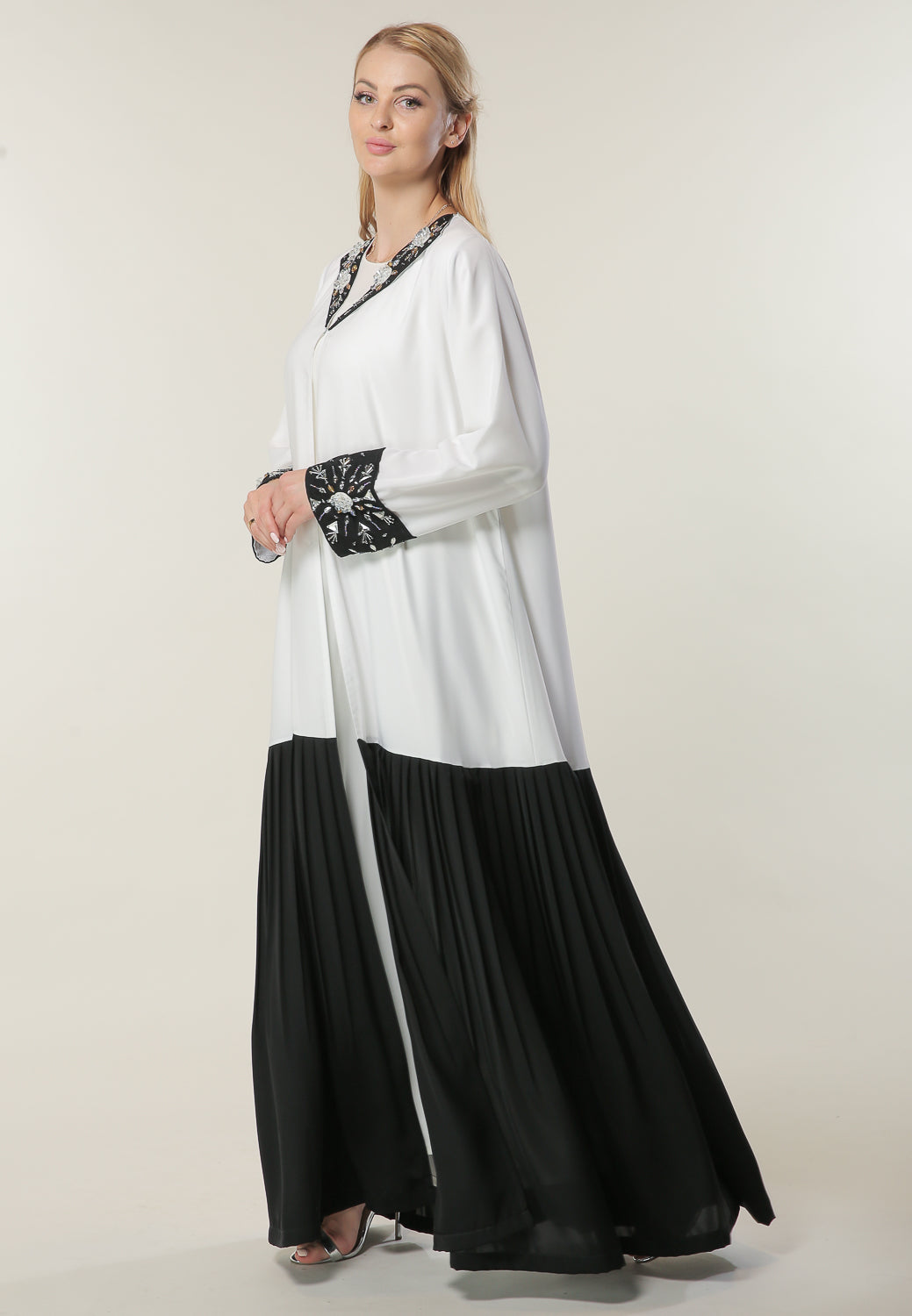 MOiSTREET Black & White Abaya with Hand Embroidery (6701413138616)