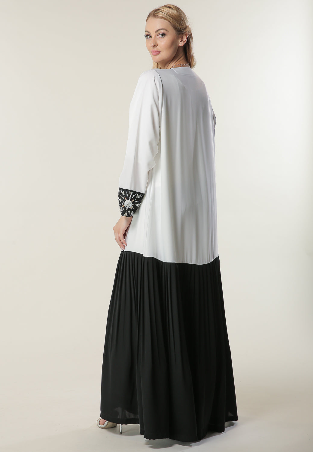 MOiSTREET Black & White Abaya with Hand Embroidery (6701413138616)